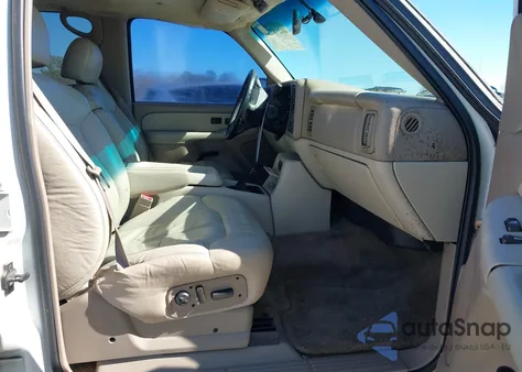 2002 Chevrolet Tahoe Lt z USA, uszkodzony, nr VIN 1GNEC13Z02J339441